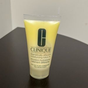 NEW MINI CLINIQUE DRAMATICALLY DIFFERENT LOTION 30 ml